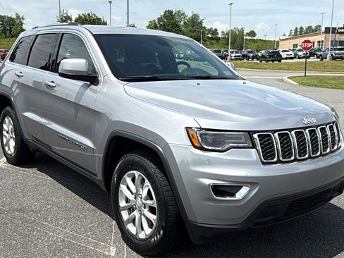 Used 2021 Jeep Grand Cherokee Laredo X AWD/4WD image 1