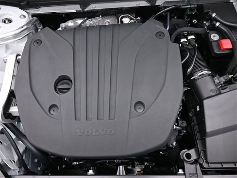 New 2026 Volvo XC60 B5 Plus w/ Protection Package Premier image 36