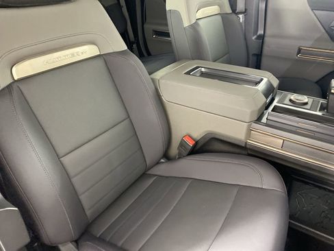 Certified 2025 GMC Hummer EV 2X image 30