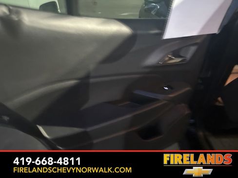 Used 2025 Chevrolet Trax ACTIV w/ Sunroof Package image 26