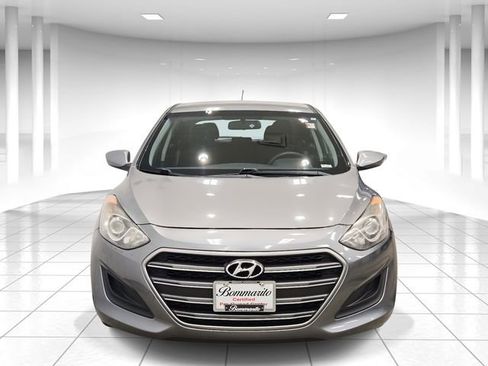 Used 2017 Hyundai Elantra GT image 5