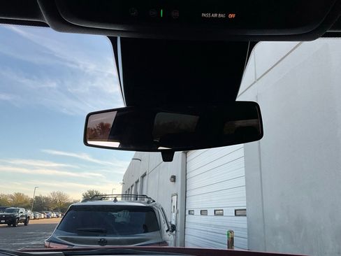 Used 2025 Chevrolet Silverado 1500 LT image 19