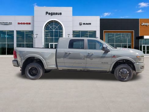 New 2026 RAM 3500 Limited AWD/4WD image 7