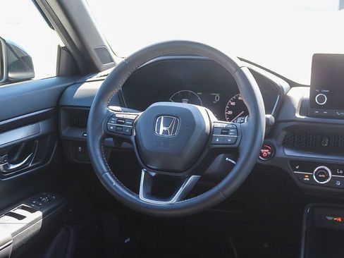 Used 2025 Honda CR-V Sport image 16