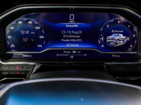 Used 2023 Chevrolet Silverado 1500 LT image 16