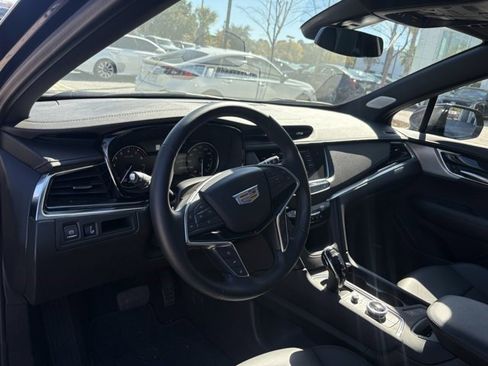 Certified 2025 Cadillac XT5 Premium Luxury image 11