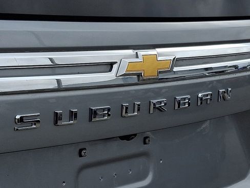 Certified 2024 Chevrolet Suburban LT image 32