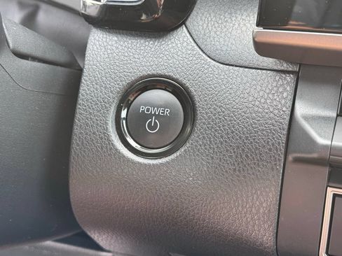 Used 2025 Toyota Camry SE FWD image 18