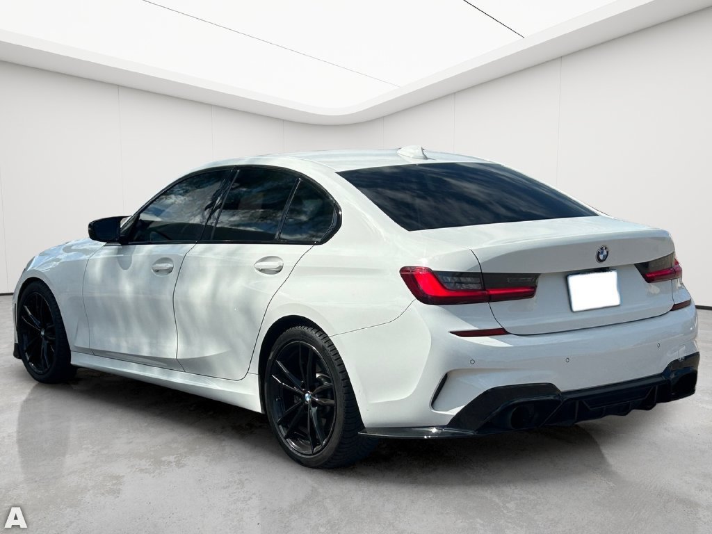 Used 2022 BMW 330i Sedan w/ M Sport Package RWD image 4