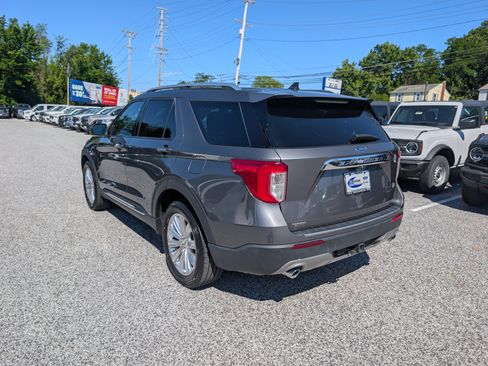 Certified 2022 Ford Explorer Limited w/ Limited Technology Package AWD/4WD image 5