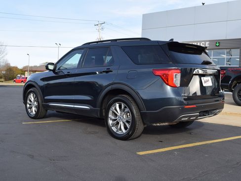 Used 2023 Ford Explorer XLT w/ Equipment Group 202A image 7
