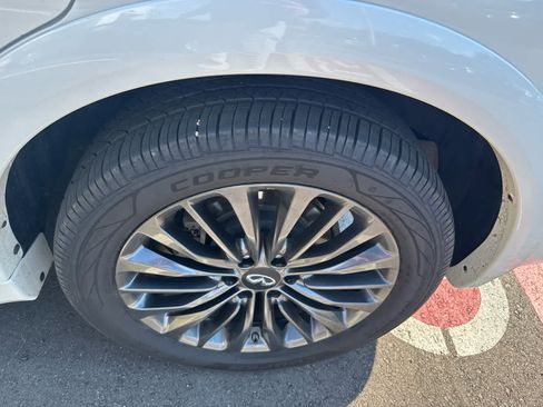 Used 2023 INFINITI QX80 Premium Select w/ All-Season Package RWD image 5