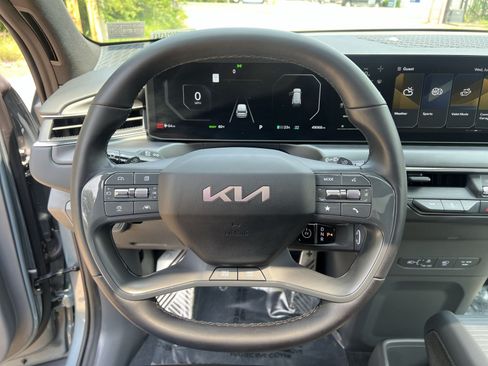 Used 2024 Kia EV9 GT-Line AWD/4WD image 42