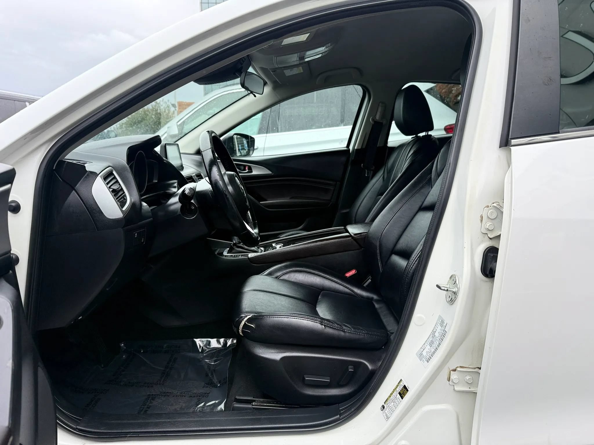 Used 2018 MAZDA MAZDA3 Touring FWD image 10