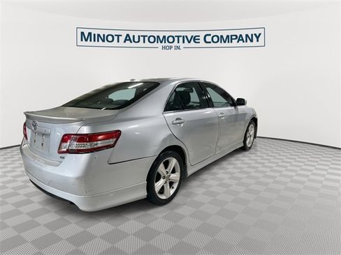 Used 2011 Toyota Camry SE w/ SE Extra-Value Pkg #1 image 8