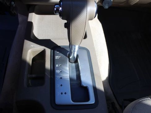 Used 2005 Nissan Frontier SE image 15