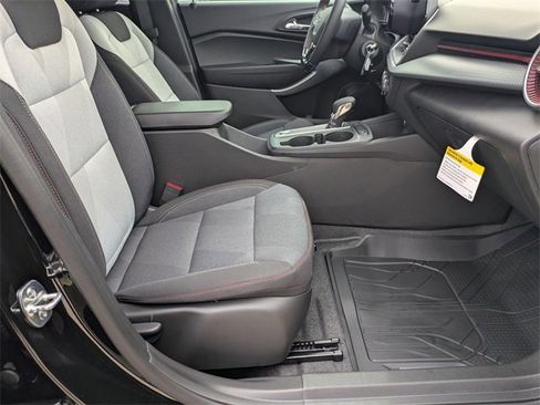 New 2026 Chevrolet Trax RS w/ Sunroof Package image 33
