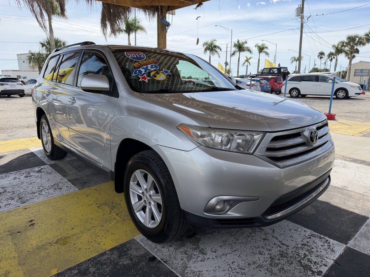 Used 2012 Toyota Highlander SE AWD/4WD image 3