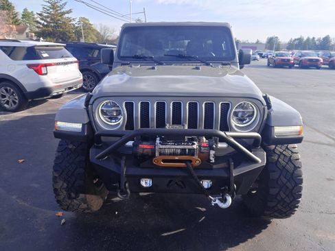 Used 2021 Jeep Wrangler Unlimited Sahara image 3