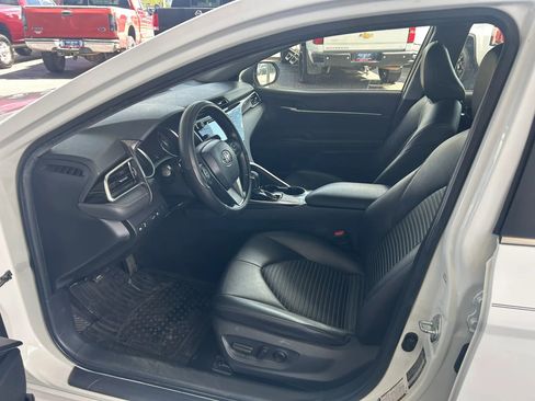 Used 2018 Toyota Camry SE FWD image 10