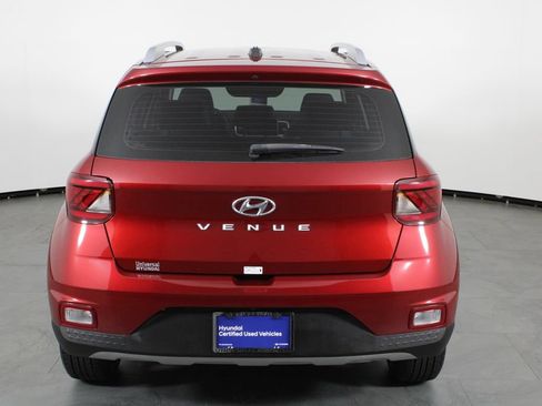 Certified 2024 Hyundai Venue Limited FWD image 11