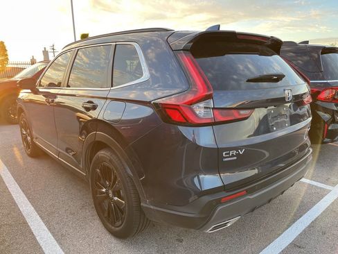 Used 2024 Honda CR-V Sport Touring image 4