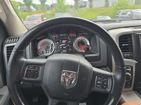 Used 2018 RAM 1500 SLT AWD/4WD image 21