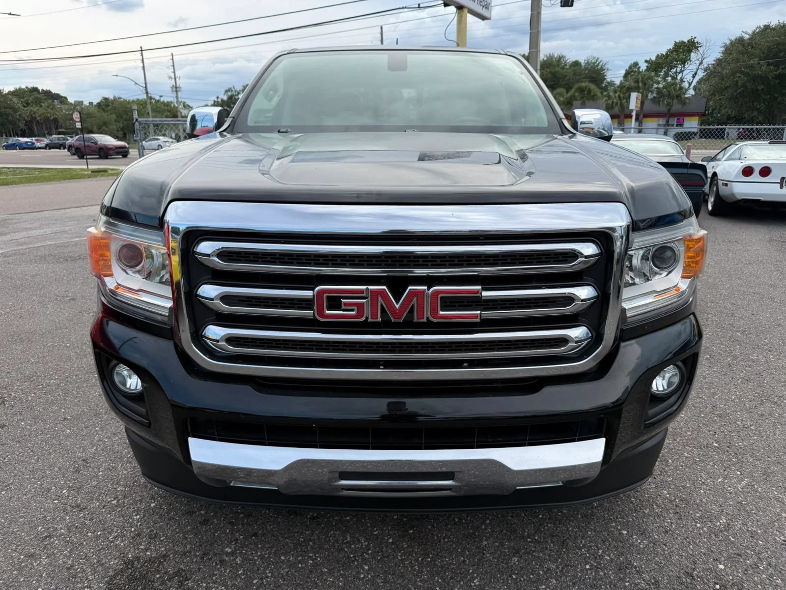Used 2015 GMC Canyon SLT RWD image 2