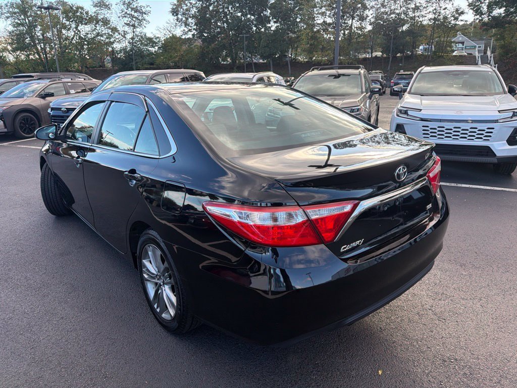 Used 2016 Toyota Camry SE FWD image 7