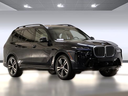 Certified 2024 BMW X7 xDrive40i w/ Executive Package image 7