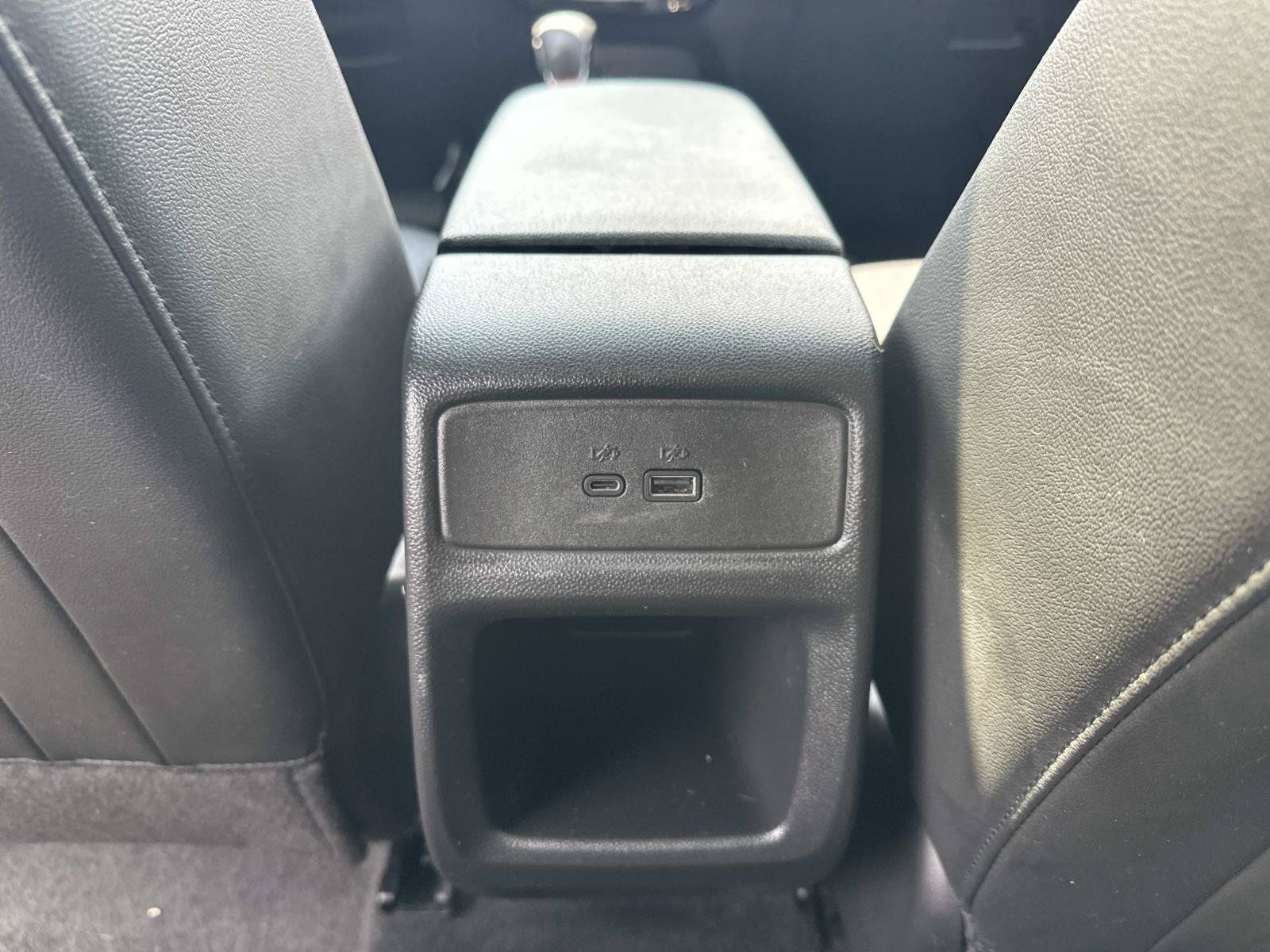 Certified 2024 Chevrolet Trax RS w/ Sunroof Package FWD image 13