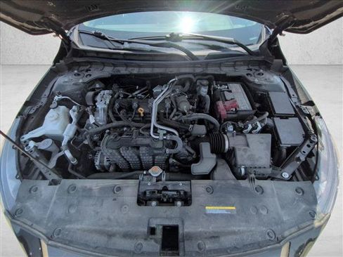 Used 2024 Nissan Altima 2.5 SV FWD image 20