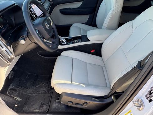 New 2026 Volvo XC40 B5 Plus w/ Protection Package Premier image 19