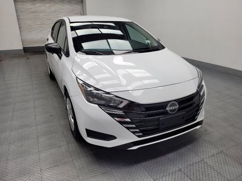 Used 2025 Nissan Versa S w/ Trunk Package FWD image 14