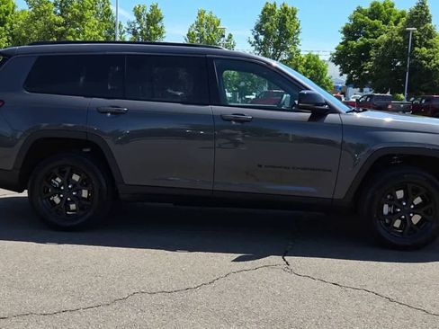 New 2026 Jeep Grand Cherokee L 4WD image 9