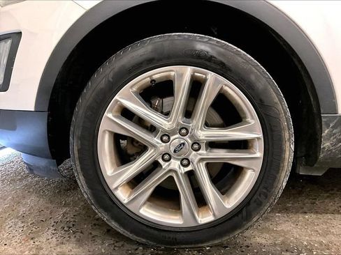 Used 2017 Ford Explorer XLT w/ Equipment Group 202A AWD/4WD image 8