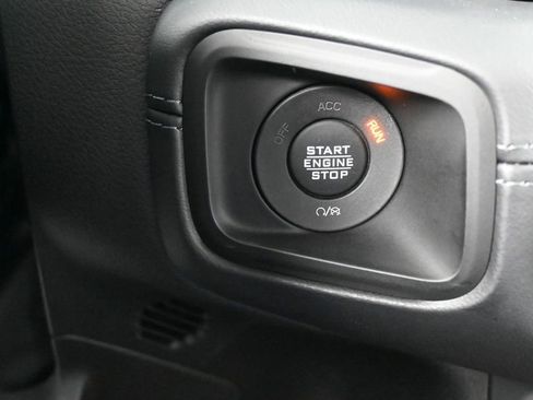 Used 2026 Jeep Gladiator Mojave AWD/4WD image 32
