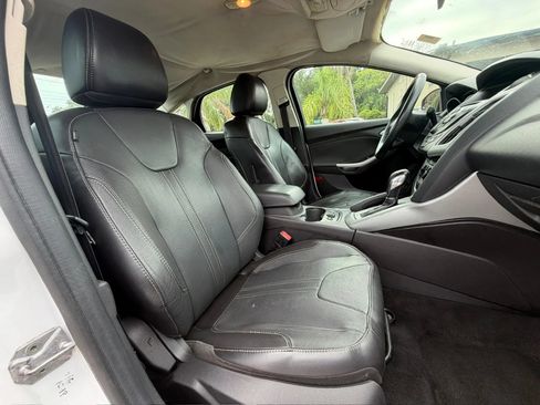 Used 2014 Ford Focus SE w/ Equipment Group 201A FWD image 13