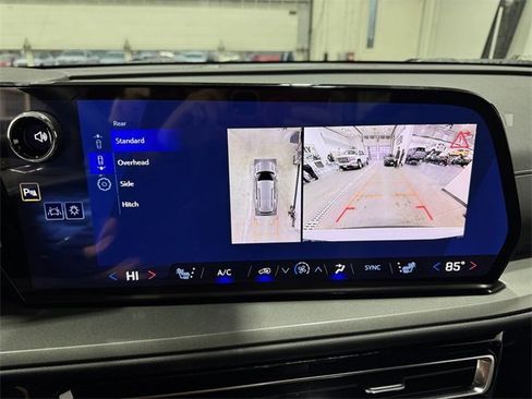 New 2026 Chevrolet Traverse LT w/ Sun and Wheel Package image 24