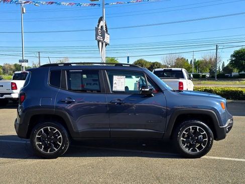 Certified 2023 Jeep Renegade Latitude image 7