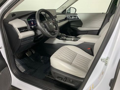 Used 2025 Mitsubishi Outlander SEL FWD image 32