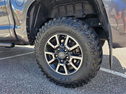 Used 2019 Toyota Tundra SR5 w/ SR5 Upgrade Package AWD/4WD image 35