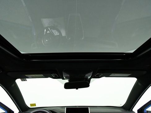 Used 2025 Toyota RAV4 SE image 25