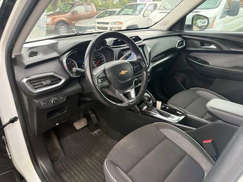 Used 2023 Chevrolet TrailBlazer LT FWD image 11