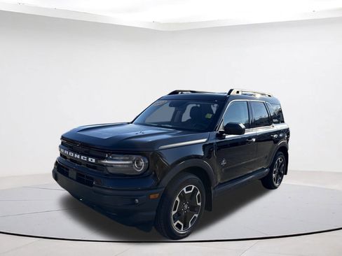 Used 2023 Ford Bronco Sport Outer Banks w/ Tech Package image 3