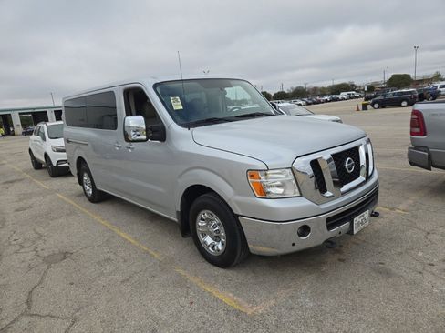 Used 2018 Nissan NV 3500 SL image 4