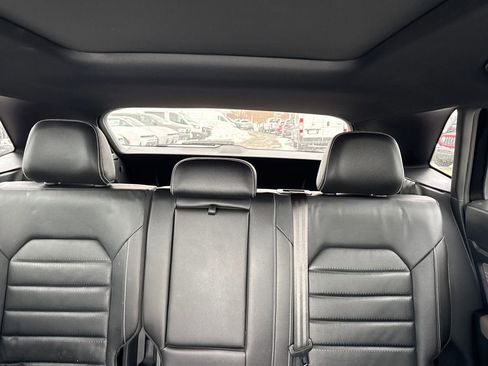 Used 2021 Volkswagen Atlas Cross Sport SEL image 26