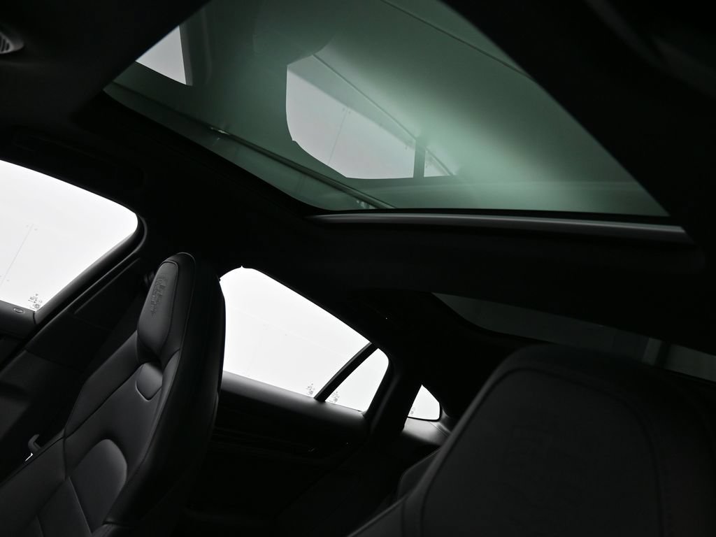 Certified 2025 Porsche Panamera RWD image 12