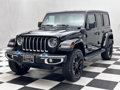 Used 2023 Jeep Wrangler Unlimited Sahara w/ Cold Weather Group AWD/4WD image 4
