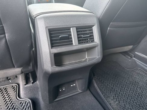 Used 2021 Volkswagen Atlas Cross Sport SE FWD image 25